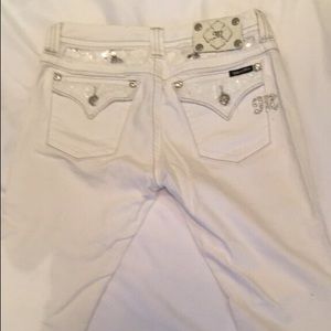 Miss Me Women’s Cuffed Capri, white, size 28